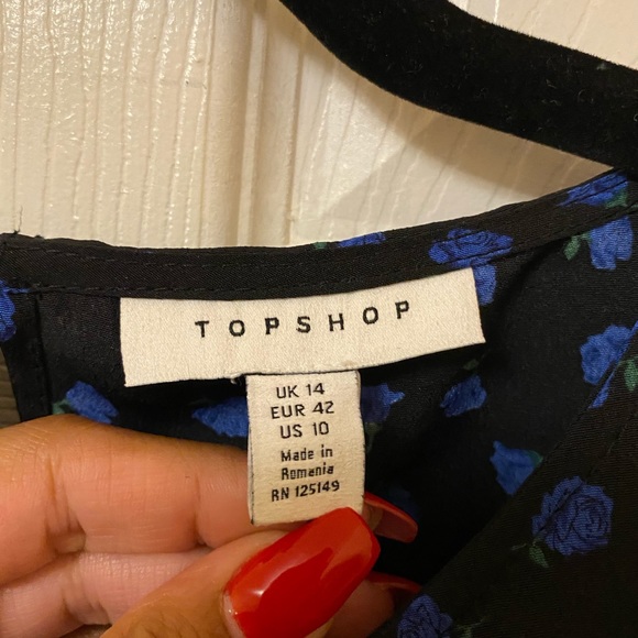 Black blouse with blue flowers from Topshop - Picture 4 of 5